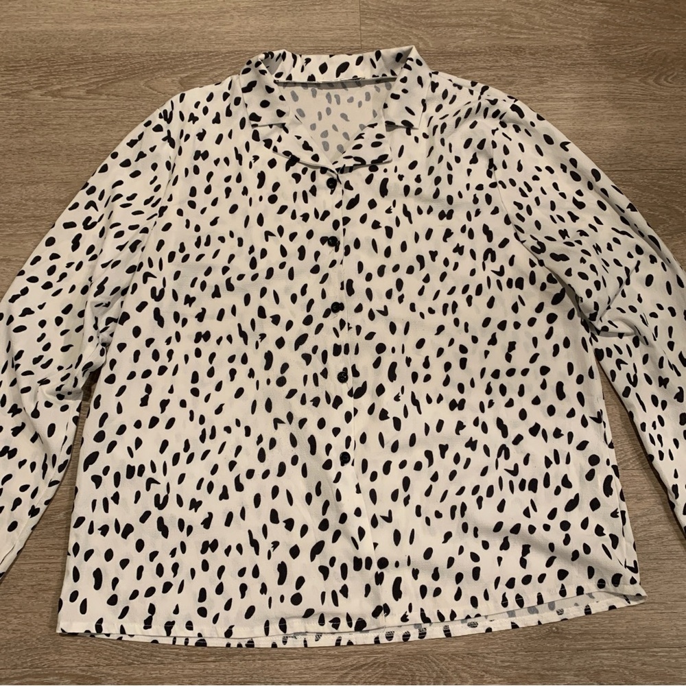 Ecowish White Dalmatian Button Down Size L